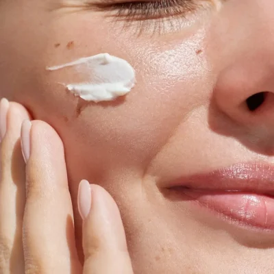 Kaip taisyklingai prižiūrėti veido odą vasarą?